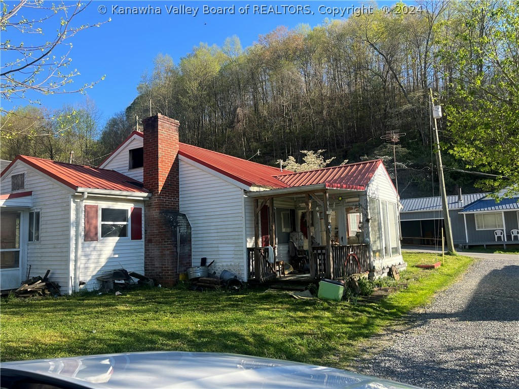 39 MADISON ST, CHAPMANVILLE, WV 25508, photo 1 of 15