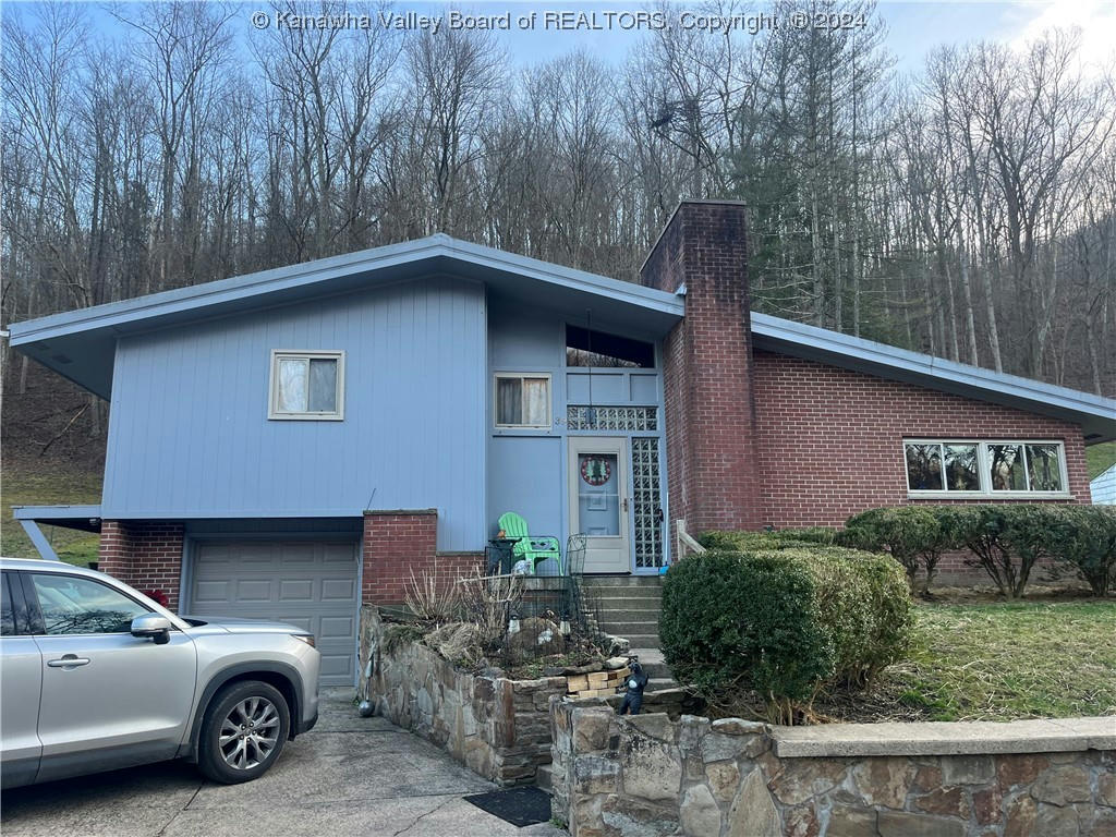 39 CLYDE LN, MADISON, WV 25130, photo 1 of 33