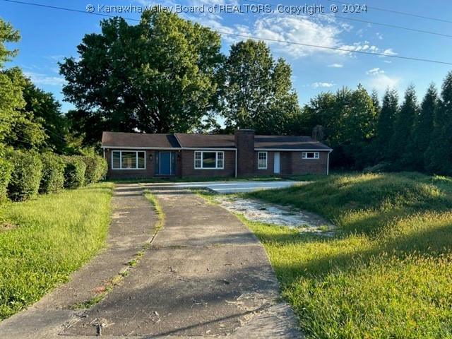 3735 TEAYS VALLEY RD, HURRICANE, WV 25526, photo 1 of 9