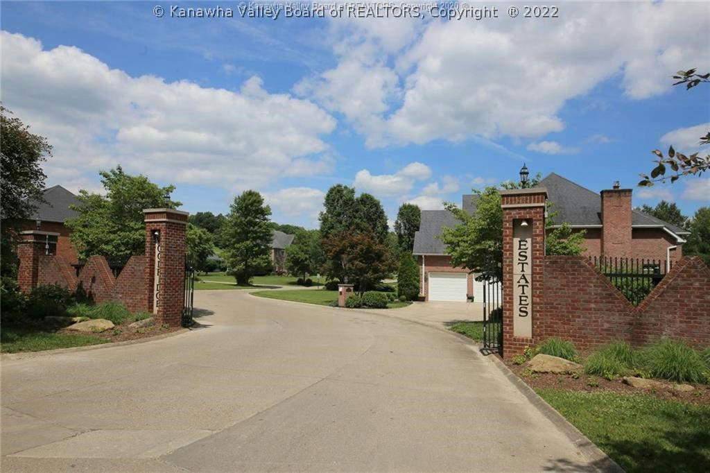 8018 SOUTHRIDGE WAY, HURRICANE, WV 25526, photo 1