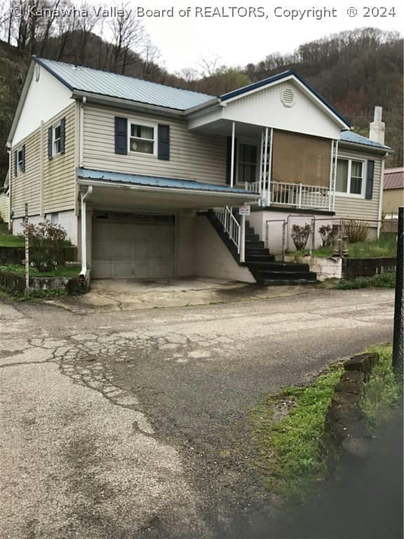 180 VIRGINIA ST, SMITHERS, WV 25186, photo 1 of 17