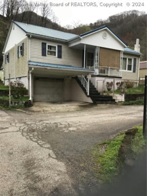 180 VIRGINIA ST, SMITHERS, WV 25186 - Image 1