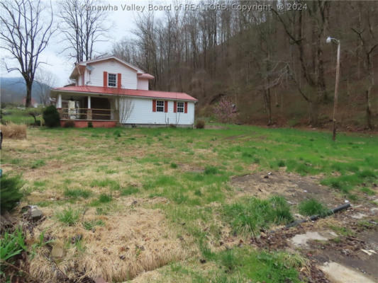 284 MATE CREEK RD, RED JACKET, WV 25678, photo 4 of 23